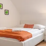 Comfy 2Br Apt, Near Bahnhof Rennweg & Belvedere